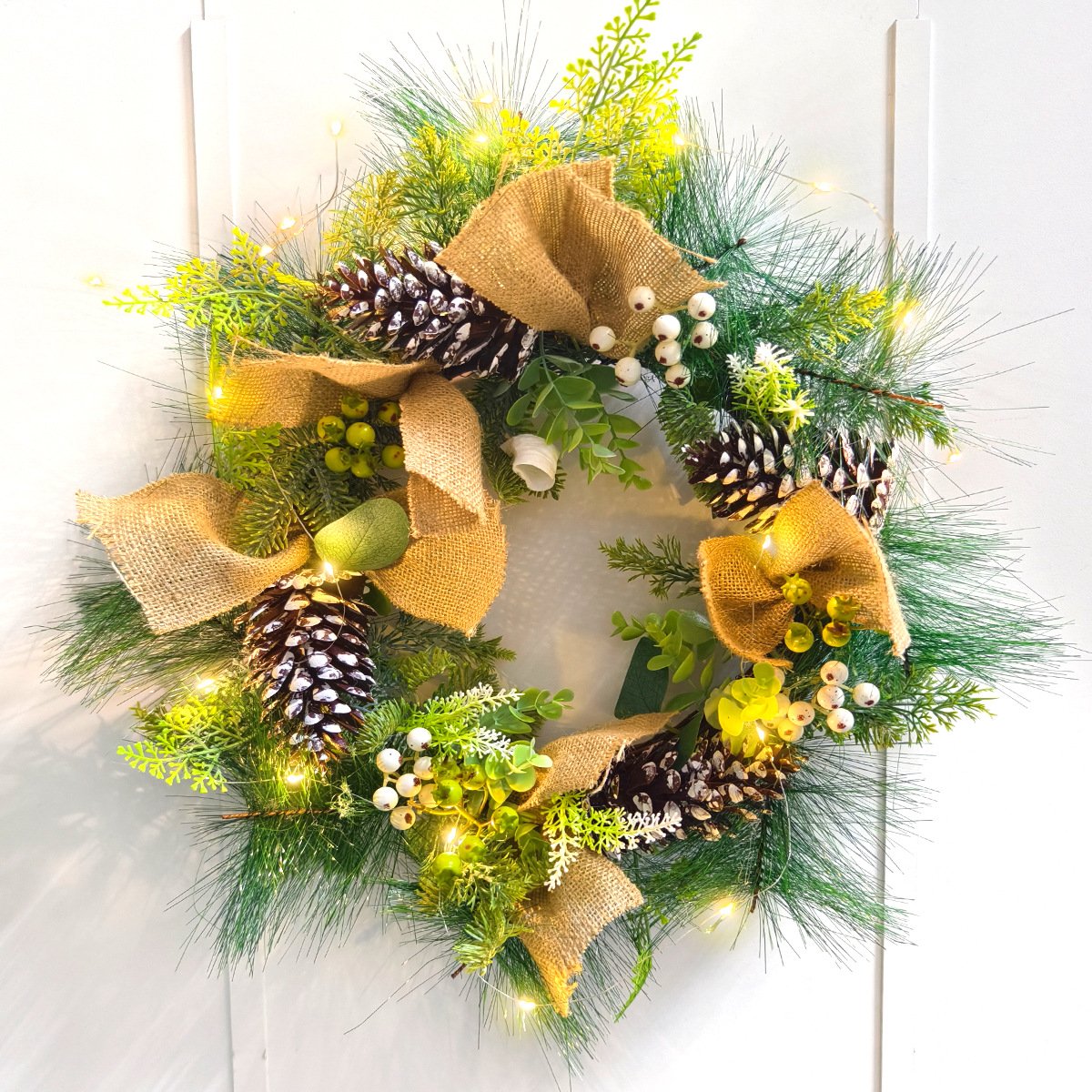 WCH0005 (1) - Guirlanda Natalina Rústica com Luzes LED Juta e Pinhas